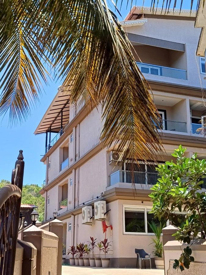 Ariena By Spree Hotels Goa Morjim Buitenkant foto