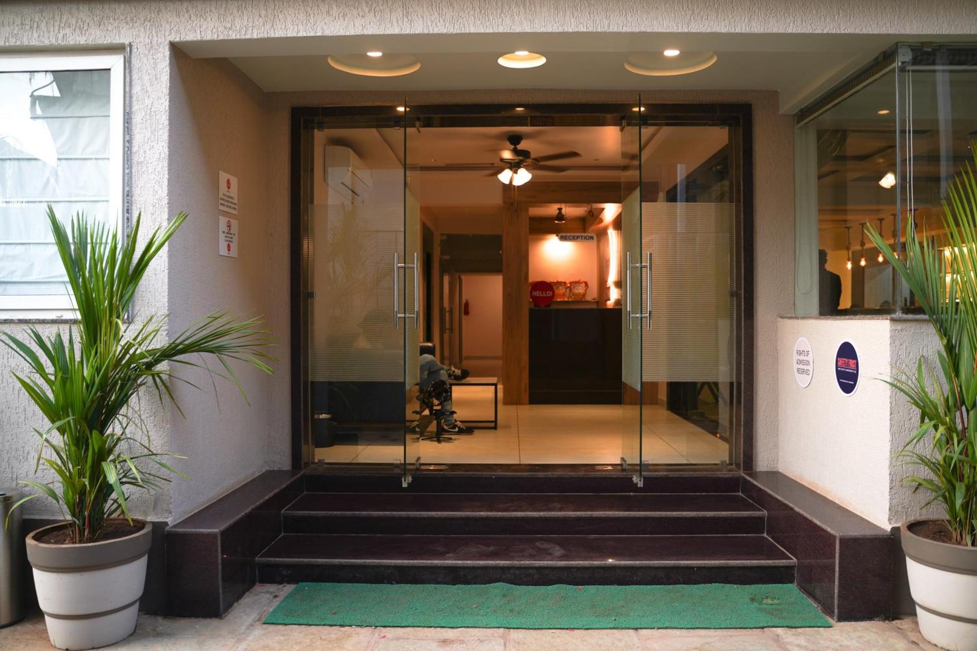 Ariena By Spree Hotels Goa Morjim Buitenkant foto