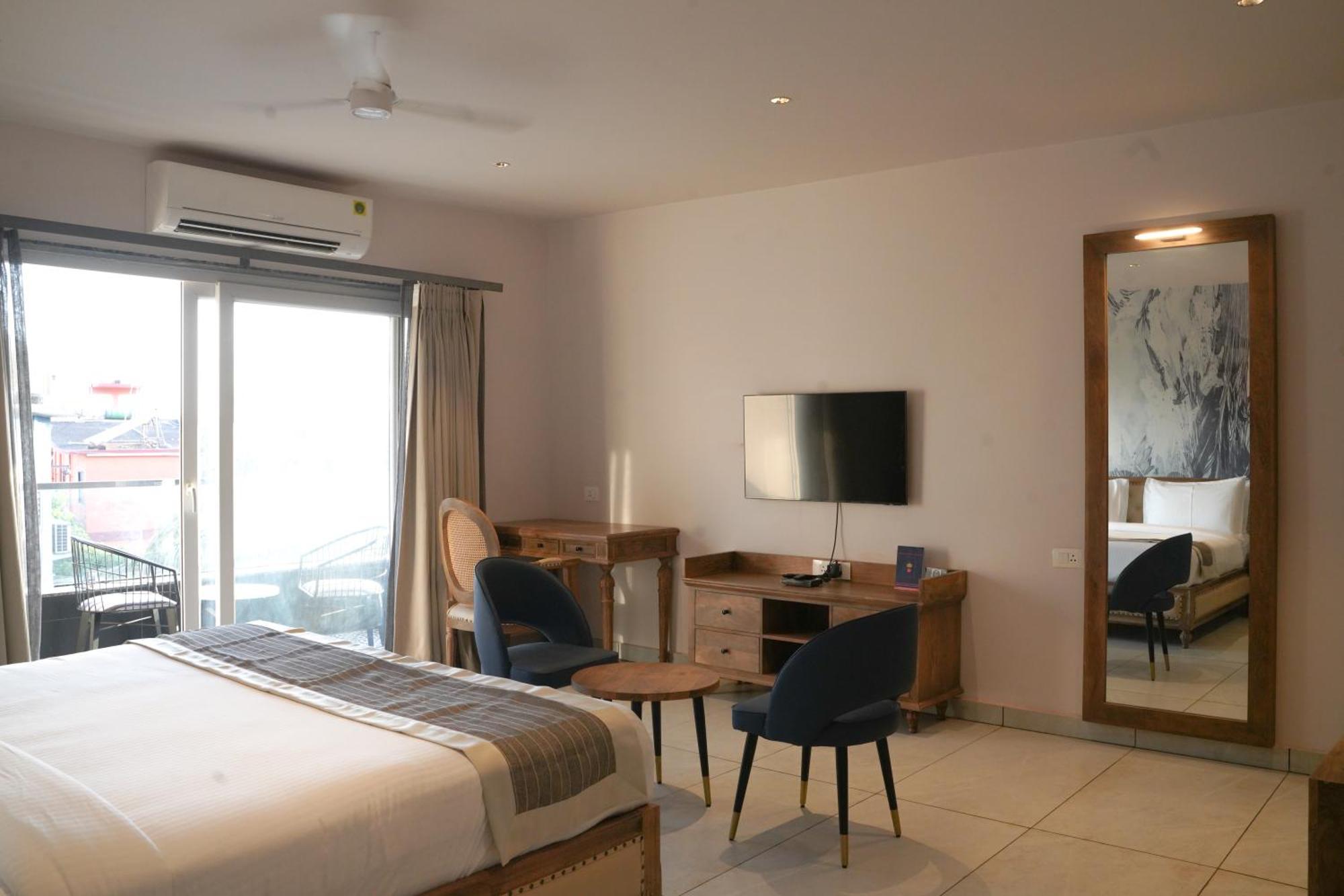Ariena By Spree Hotels Goa Morjim Buitenkant foto